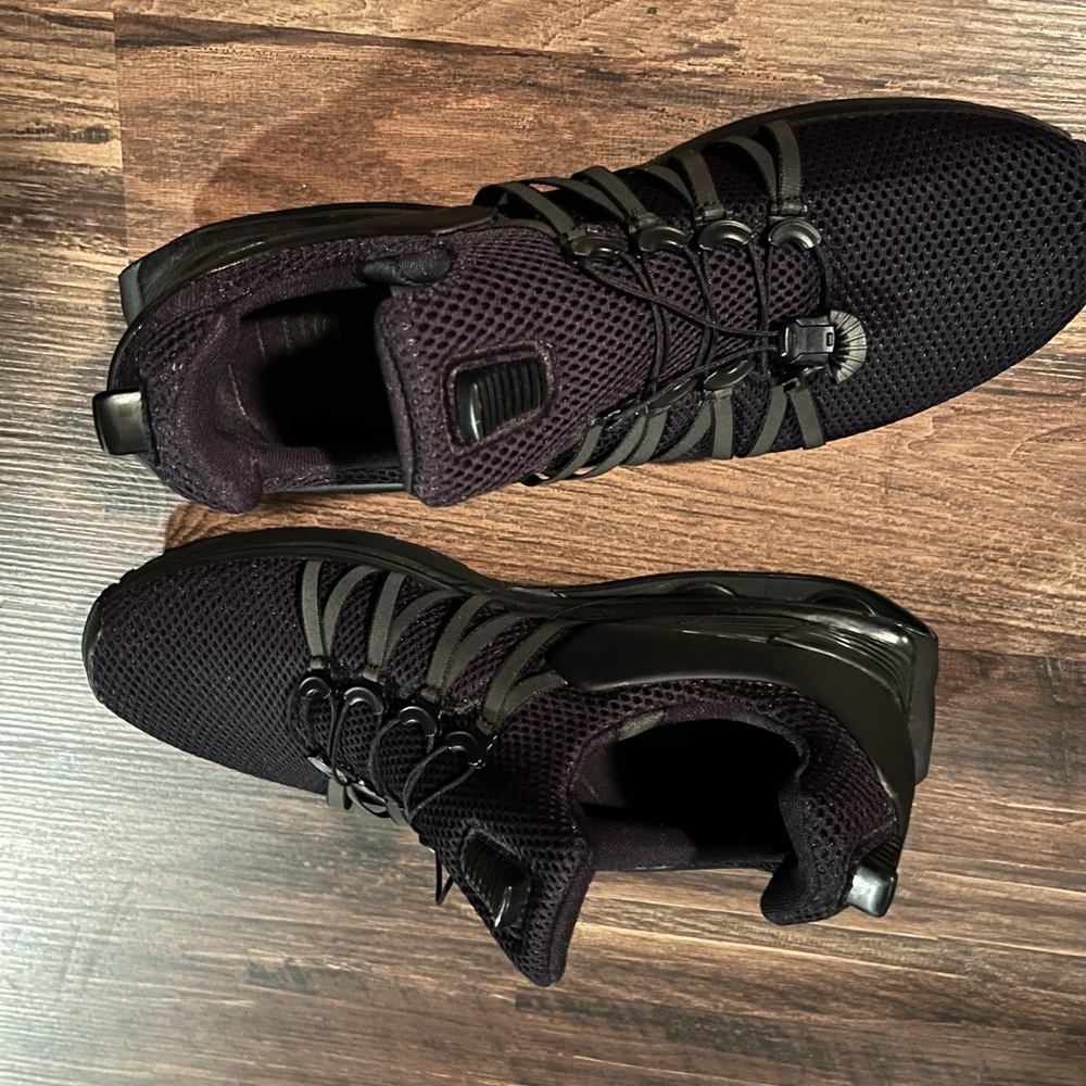 mens nike gravity shox